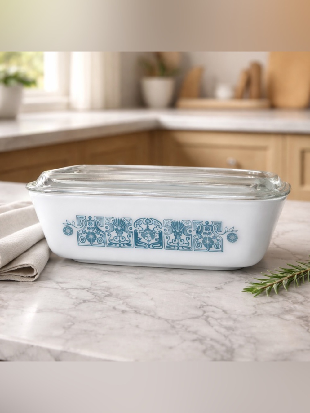 Vintage Pyrex 1 1/2 Qt Horizon Blue Refrigerator Dish with Lid